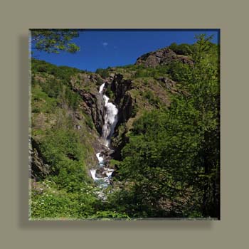 Pano 02CASCADES DORMILLOUSEWTFNV N2018 CARRE